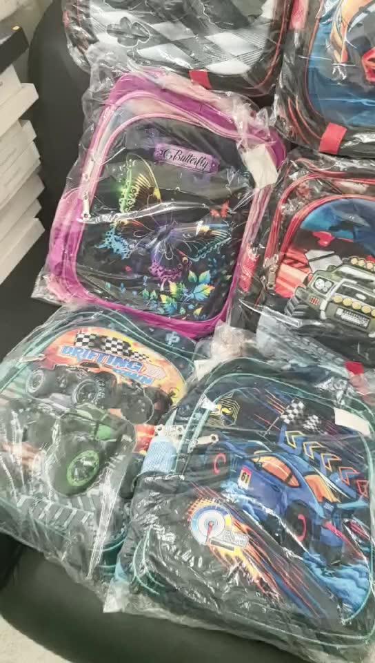 Kit Escolar Infantil Bolsa Lancheira Estojo Estampas 3D Menina e Menino com luzes